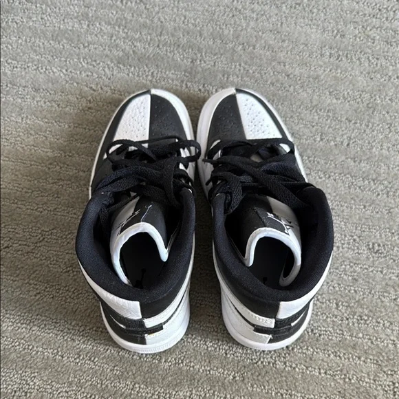 Nike Black and White High-Top Sneakers - Picture 3 of 4